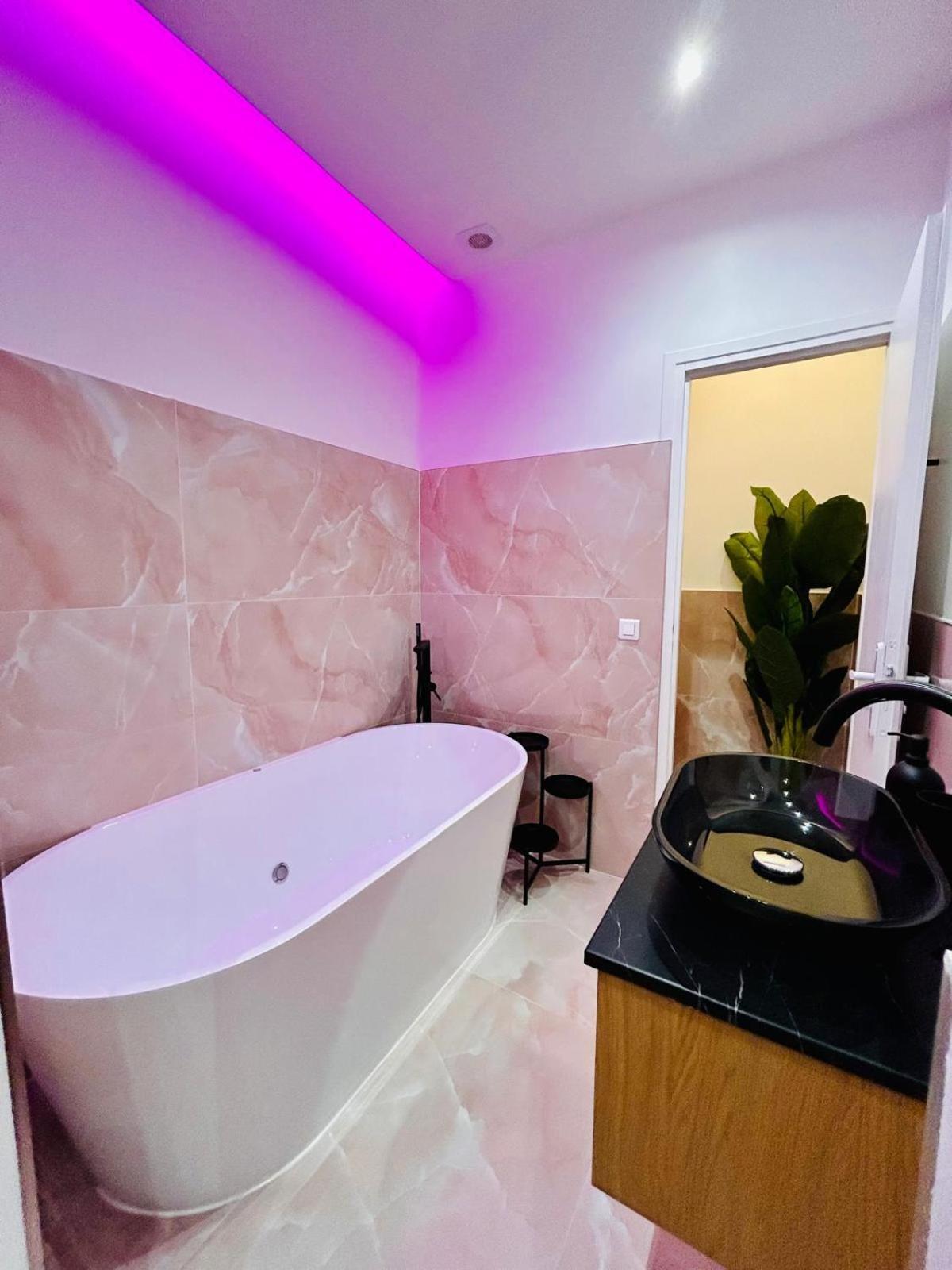 Intimate Escape - Seaside - Spa Bath - Wifi - Ac Nice Exterior photo